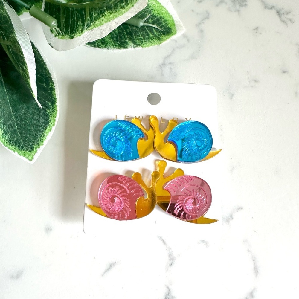 2/$30🌵 2 Pairs Snail Mirrored Acrylic Earrings Pink Blue Slug Cute Bug NEW